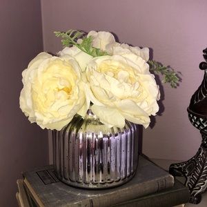 Set of 2 rustic artificial flower arrangements